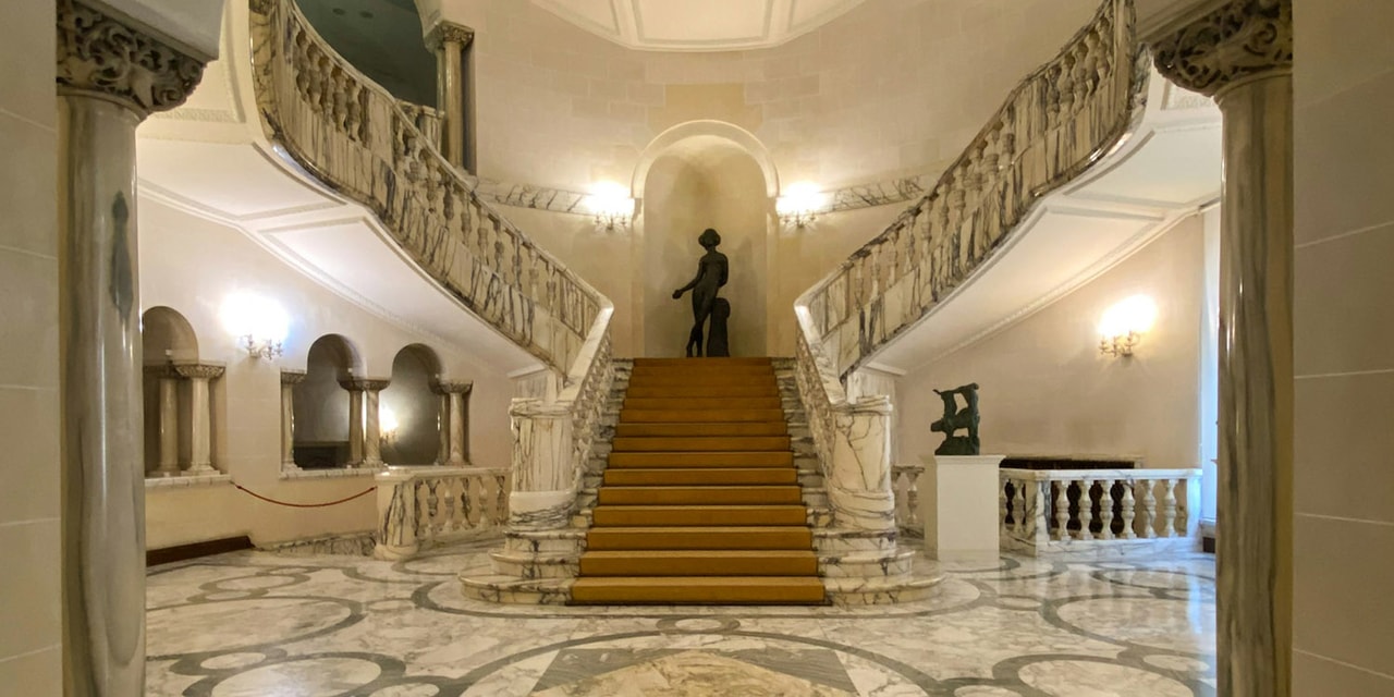 Interior Muzeul Național de Artă