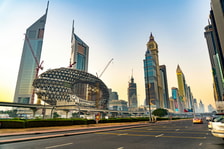 Priveliste din Dubai printre zgărie-nori